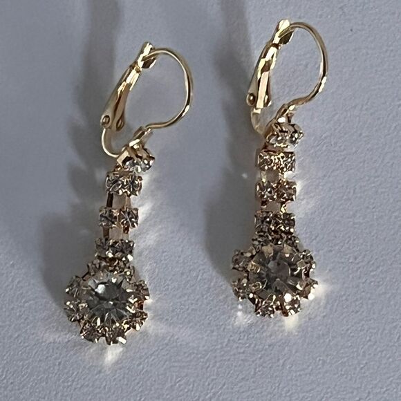 Rhinestone Gold Tone Lever Back Earrings NWT - Picture 9 of 9